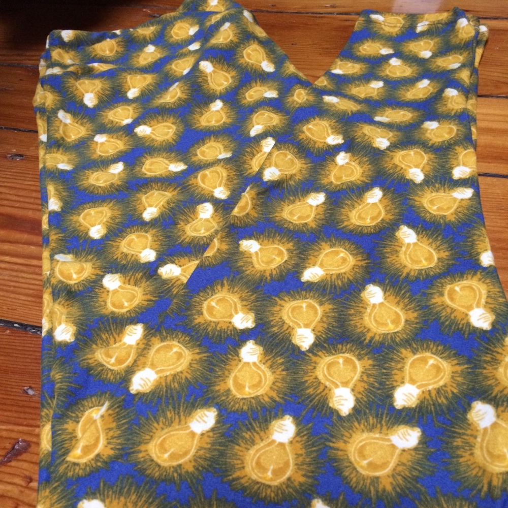 Lularoe TC 🦄 lightbulb💡 print leggings!